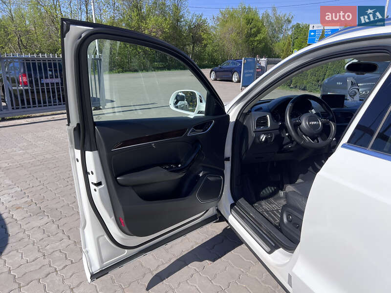 Позашляховик / Кросовер Audi Q3 2015 в Нововолинську