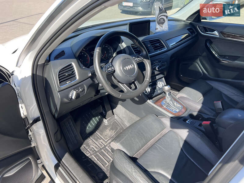 Позашляховик / Кросовер Audi Q3 2015 в Нововолинську