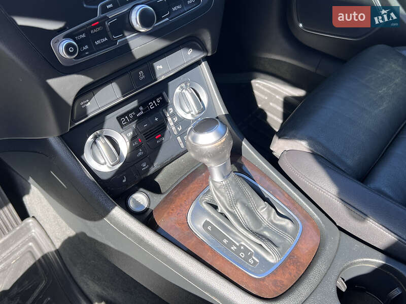 Позашляховик / Кросовер Audi Q3 2015 в Нововолинську