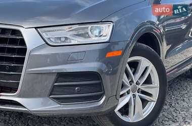 Внедорожник / Кроссовер Audi Q3 2016 в 