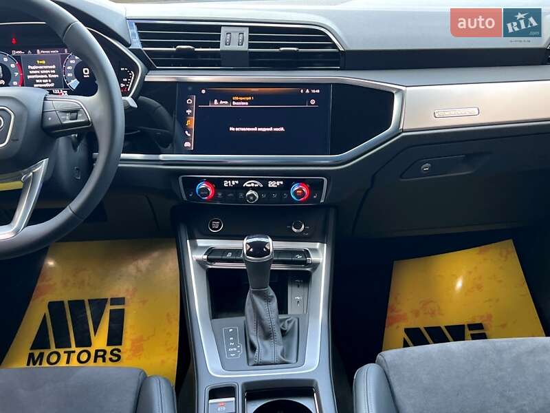 Внедорожник / Кроссовер Audi Q3 2024 в Киеве