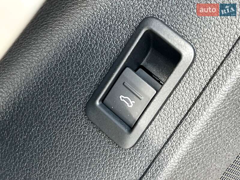 Внедорожник / Кроссовер Audi Q3 2024 в Киеве