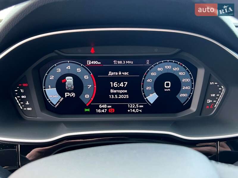 Внедорожник / Кроссовер Audi Q3 2024 в Киеве