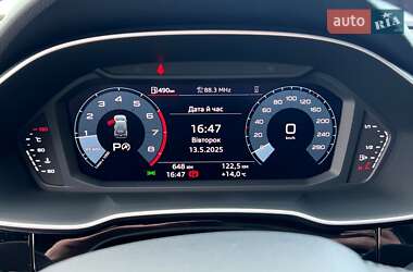 Внедорожник / Кроссовер Audi Q3 2024 в 