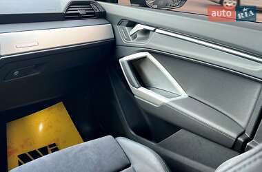 Внедорожник / Кроссовер Audi Q3 2024 в 