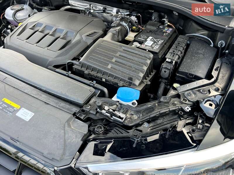 Внедорожник / Кроссовер Audi Q3 2024 в Киеве