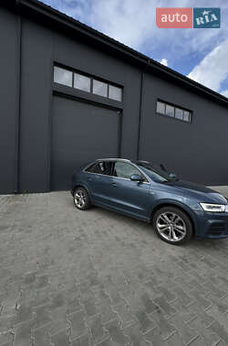 Позашляховик / Кросовер Audi Q3 2015 в 