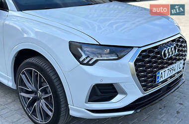 Внедорожник / Кроссовер Audi Q3 2019 в 