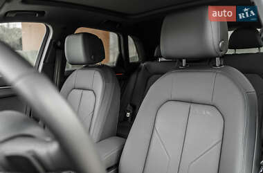 Позашляховик / Кросовер Audi Q3 2020 в 