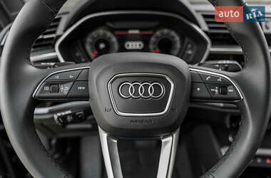 Позашляховик / Кросовер Audi Q3 2020 в 