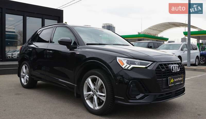 Внедорожник / Кроссовер Audi Q3 2019 в Киеве