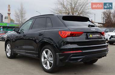 Внедорожник / Кроссовер Audi Q3 2019 в 