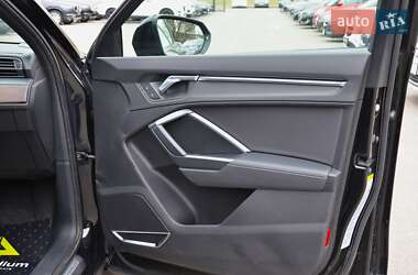 Внедорожник / Кроссовер Audi Q3 2019 в 