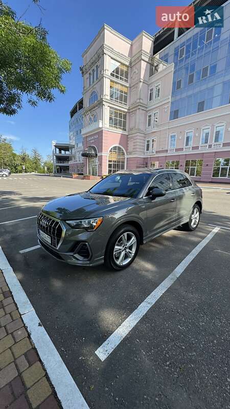 Позашляховик / Кросовер Audi Q3 2020 в Одесі