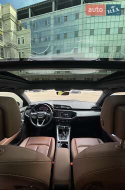 Внедорожник / Кроссовер Audi Q3 2020 в 