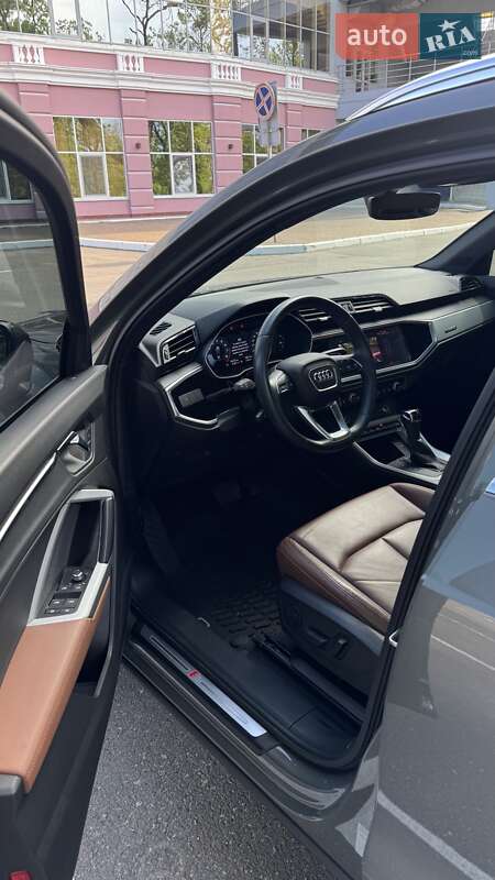 Позашляховик / Кросовер Audi Q3 2020 в Одесі