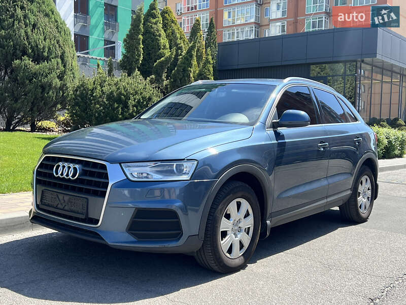 Внедорожник / Кроссовер Audi Q3 2016 в 