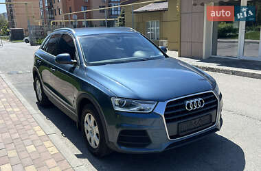 Внедорожник / Кроссовер Audi Q3 2016 в 