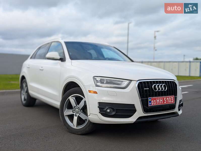 Внедорожник / Кроссовер Audi Q3 2015 в Киеве