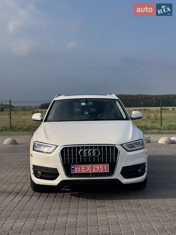 Позашляховик / Кросовер Audi Q3 2015 в Радивиліві
