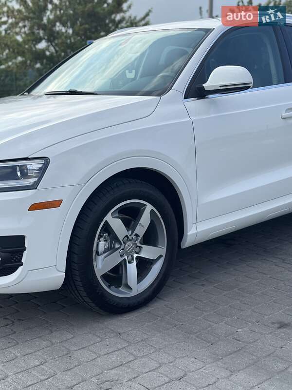 Позашляховик / Кросовер Audi Q3 2015 в Радивиліві