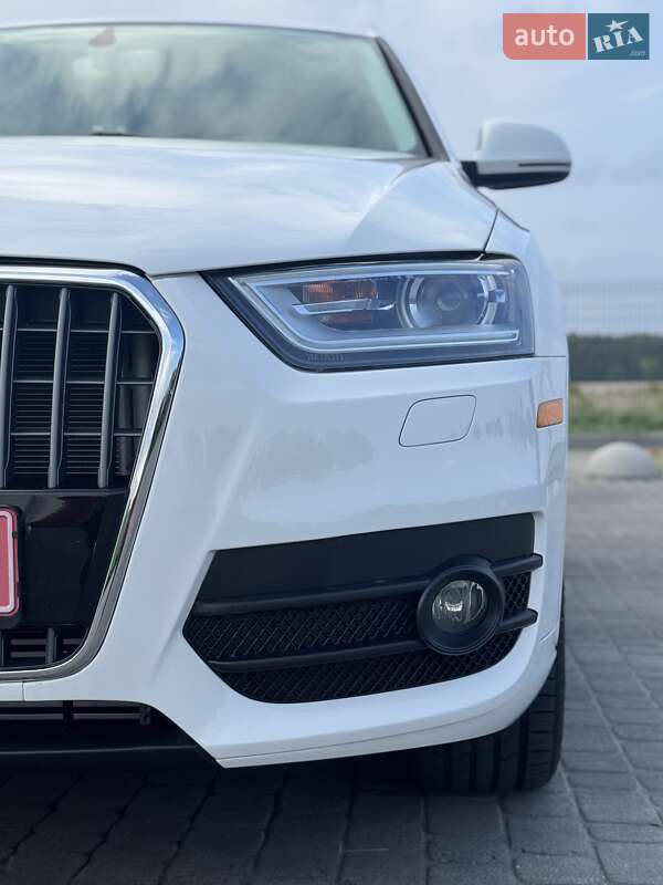 Позашляховик / Кросовер Audi Q3 2015 в Радивиліві