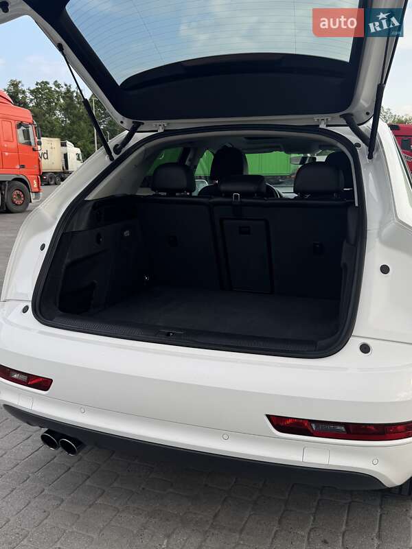 Позашляховик / Кросовер Audi Q3 2015 в Радивиліві