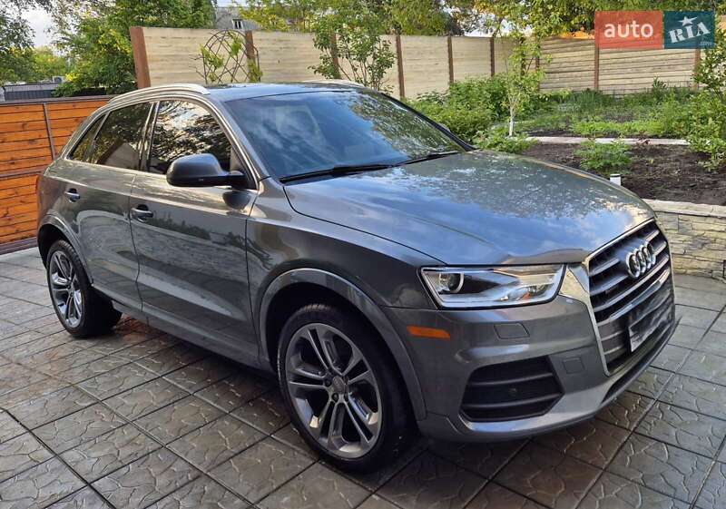 Внедорожник / Кроссовер Audi Q3 2016 в Киеве