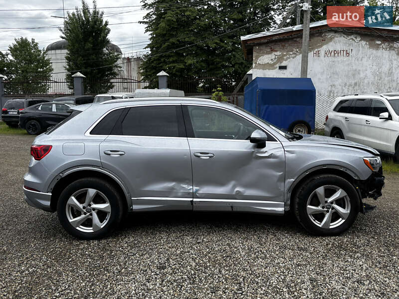 Внедорожник / Кроссовер Audi Q3 2019 в Стрые