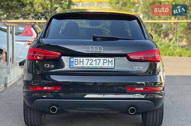 Внедорожник / Кроссовер Audi Q3 2015 в 
