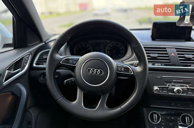 Внедорожник / Кроссовер Audi Q3 2017 в 