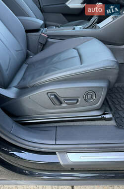 Позашляховик / Кросовер Audi Q3 2022 в 