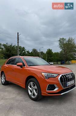 Позашляховик / Кросовер Audi Q3 2020 в 