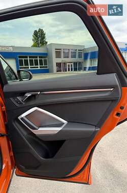 Позашляховик / Кросовер Audi Q3 2020 в 