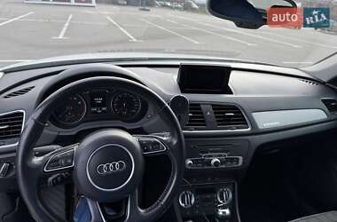 Позашляховик / Кросовер Audi Q3 2013 в 