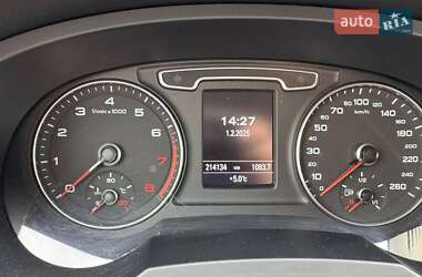 Позашляховик / Кросовер Audi Q3 2013 в 