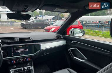 Внедорожник / Кроссовер Audi Q3 2021 в 