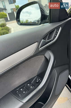Внедорожник / Кроссовер Audi Q3 2013 в 