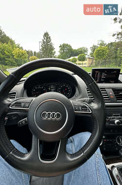 Позашляховик / Кросовер Audi Q3 2014 в 
