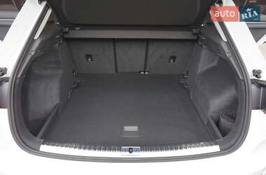 Внедорожник / Кроссовер Audi Q3 2023 в 