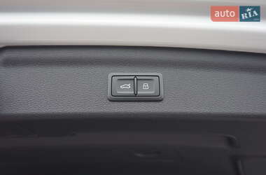 Внедорожник / Кроссовер Audi Q3 2023 в 