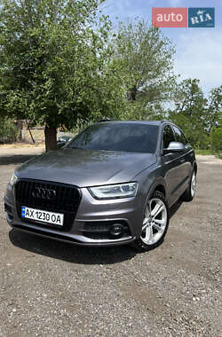 Позашляховик / Кросовер Audi Q3 2015 в 
