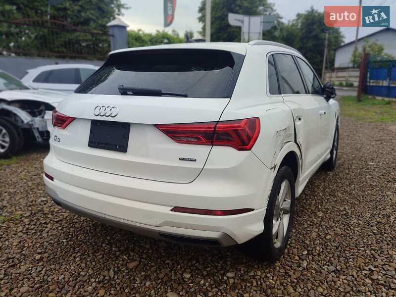 Позашляховик / Кросовер Audi Q3 2019 в Стрию