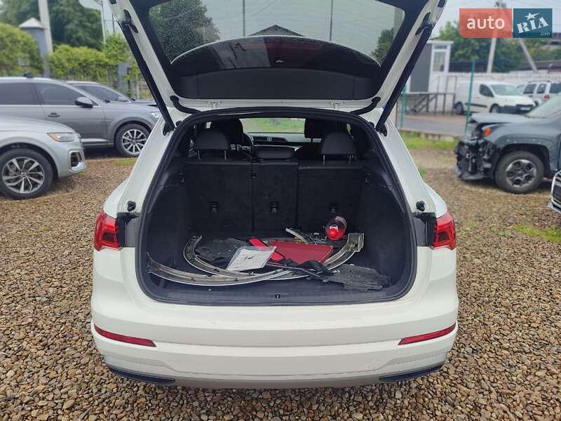Позашляховик / Кросовер Audi Q3 2019 в Стрию