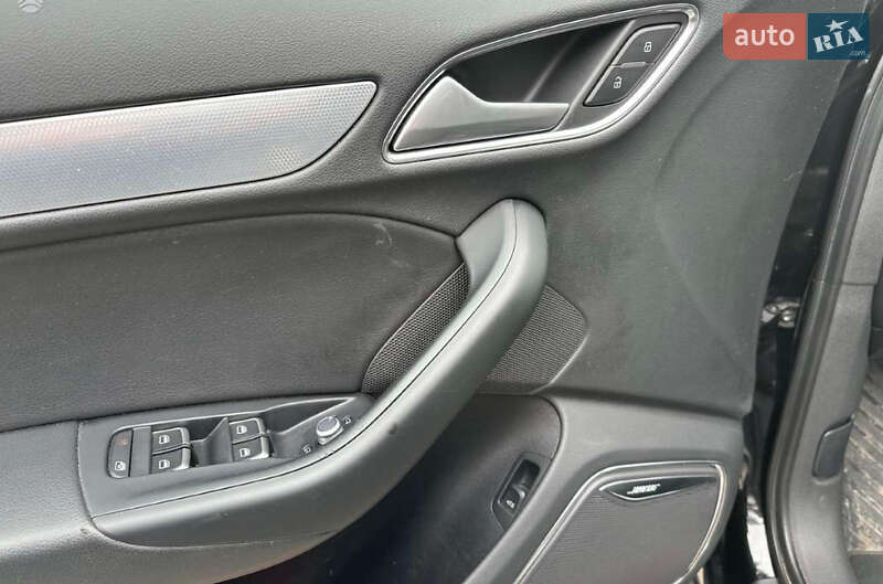 Внедорожник / Кроссовер Audi Q3 2017 в Киеве