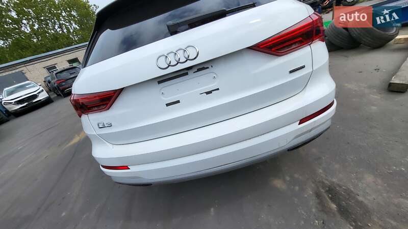Внедорожник / Кроссовер Audi Q3 2021 в Ровно