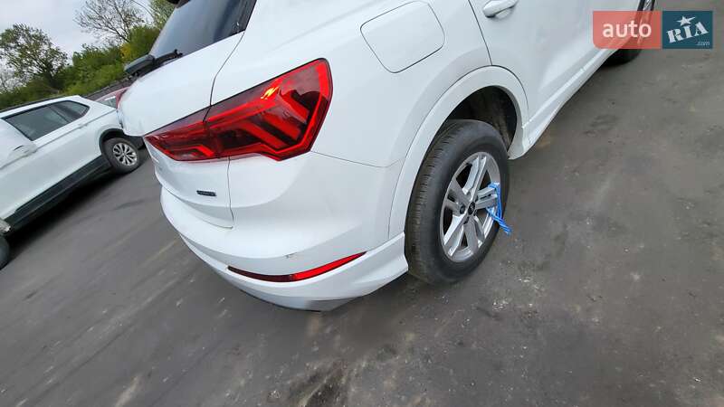 Внедорожник / Кроссовер Audi Q3 2021 в Ровно