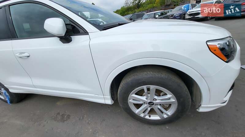 Внедорожник / Кроссовер Audi Q3 2021 в Ровно