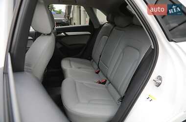 Внедорожник / Кроссовер Audi Q3 2016 в 