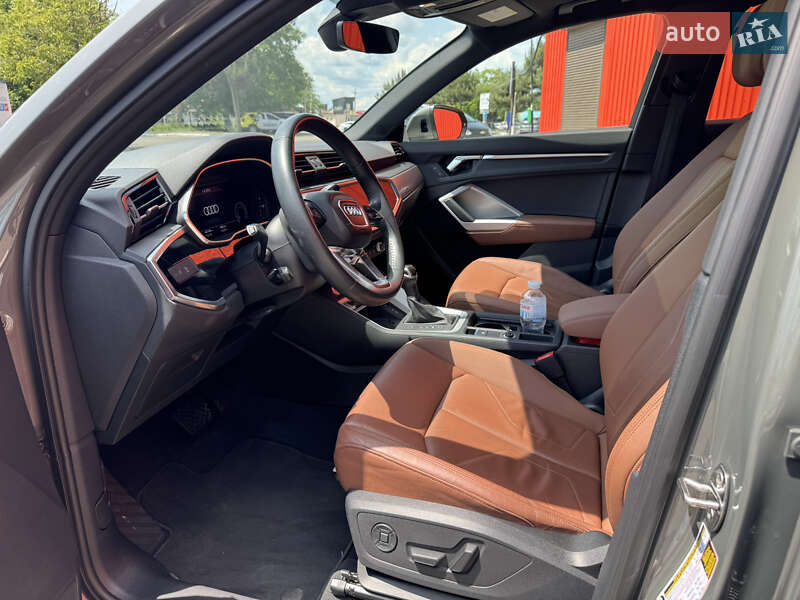 Внедорожник / Кроссовер Audi Q3 2020 в Одессе